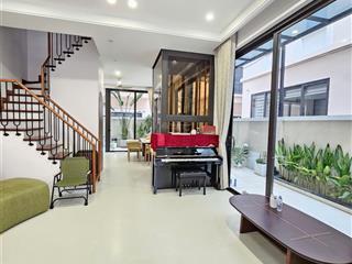 Chủ nhà cắt lỗ  full nội thất  thang máy  gần hồ tạo sóng  kinh doanh đỉnh  giá cực mềm