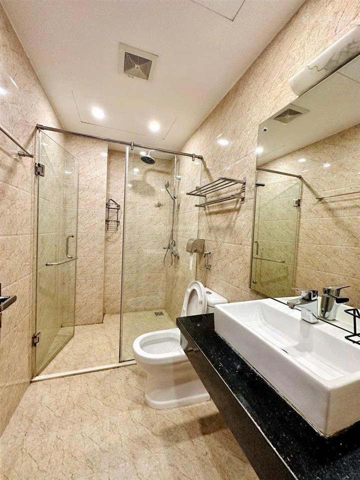 Bán gấp, giá rẻ nhà phố thái thịnh đống đa , ngõ to như phố, gần oto, tặng nội thất, 38m 6 tầng