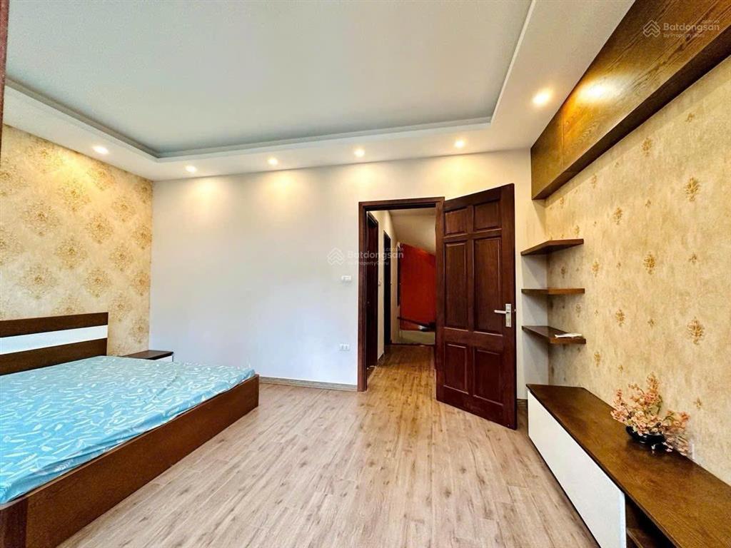 Bán gấp, giá rẻ nhà phố thái thịnh đống đa , ngõ to như phố, gần oto, tặng nội thất, 38m 6 tầng