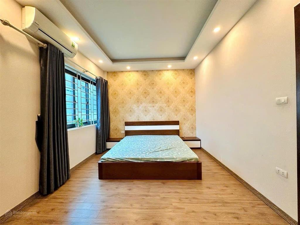 Bán gấp, giá rẻ nhà phố thái thịnh đống đa , ngõ to như phố, gần oto, tặng nội thất, 38m 6 tầng