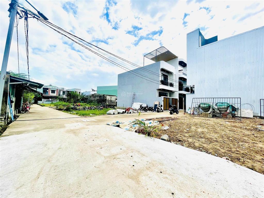 Chính chủ cần bán lô đất 2 mặt kiệt ô tô 584 tôn đản. kiệt trải nhựa