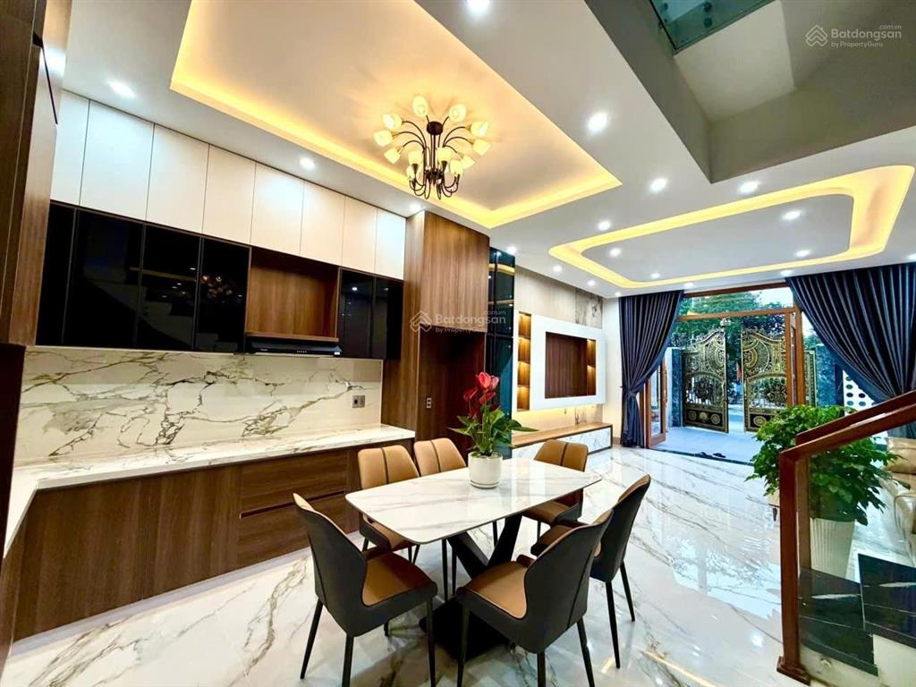 Bán nhà 3 tầng 3 mê đường kiều sơn đen , p. hoà xuân . vị trí sát ngã 4 thoáng mát , đường 7m5
