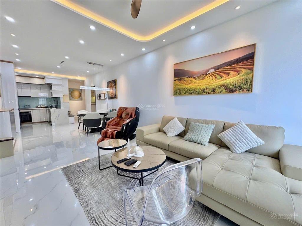 Cho thuê ch 3pn, 2wc, 89m2 tại sky garden 3, 15 triệu, view đẹp