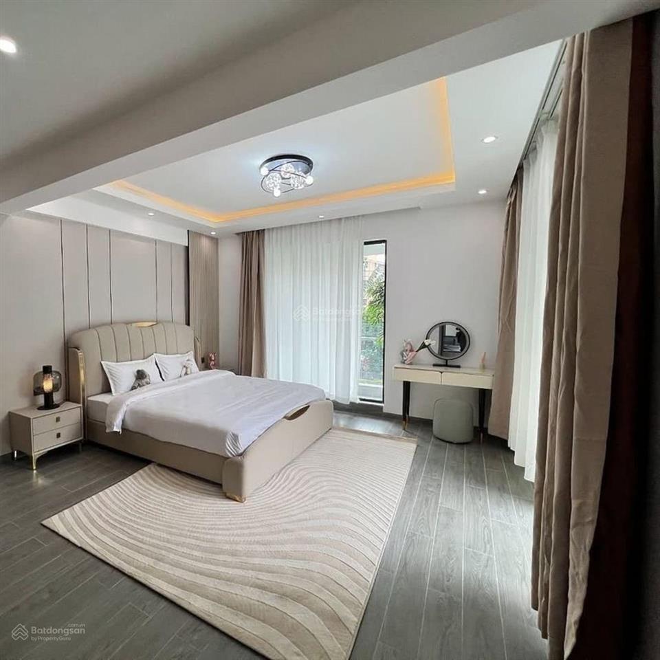 Cho thuê cc 3pn, 3wc, 135m2 tại the infiniti riviera point, giá tốt