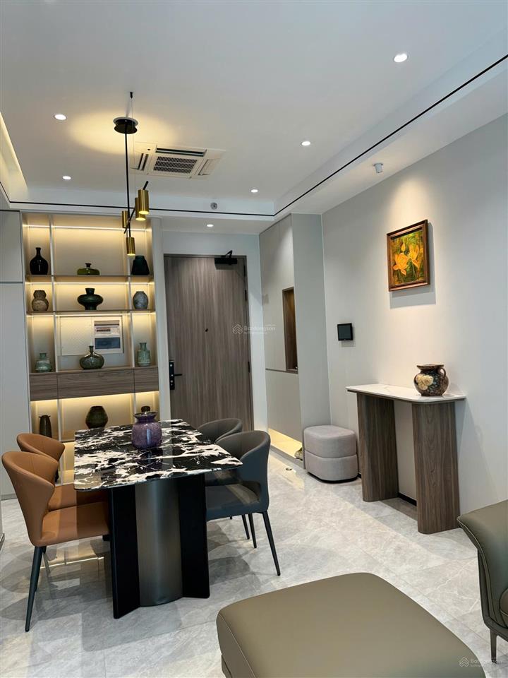 Cho thuê cc 2pn, 2wc, 91m2 tại the infiniti riviera point, giá hời thị trường.
