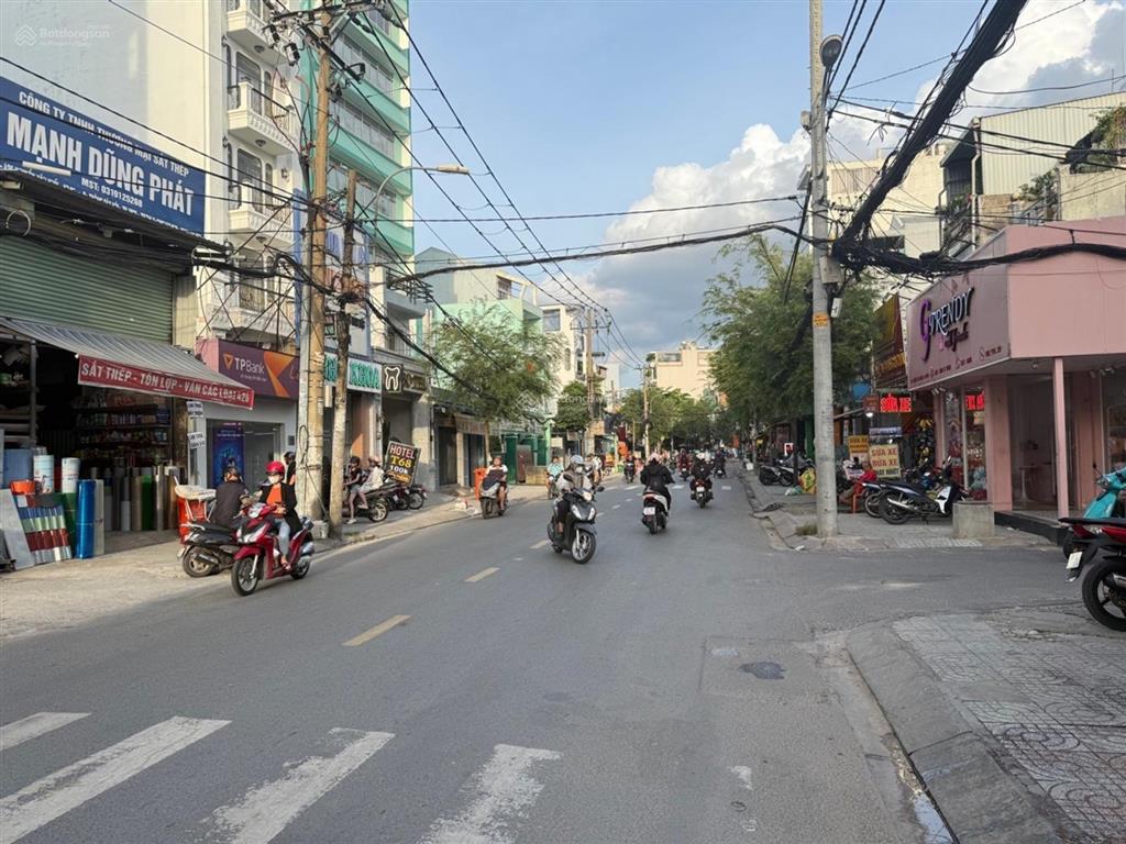 Mặt tiền 10m, nguyễn văn khối 4x14m, 4 tầng, gần công viên làng hoa