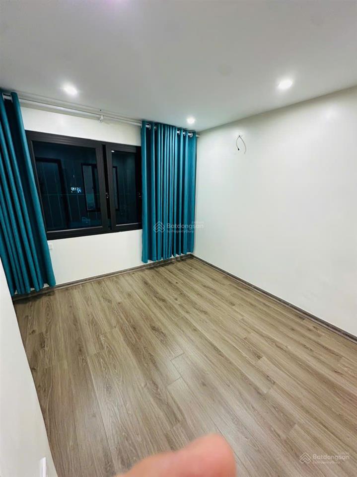 Bán gấp căn hộ tập thể mai dịch, gần ngay chợ đồng xa,hồ tùng mậu, dt 90m2 3pn, nhỉnh 4 tỷ