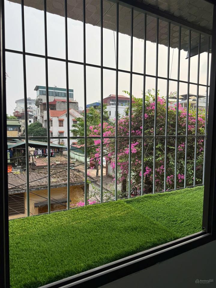 Bán gấp căn hộ tập thể mai dịch, gần ngay chợ đồng xa,hồ tùng mậu, dt 90m2 3pn, nhỉnh 4 tỷ