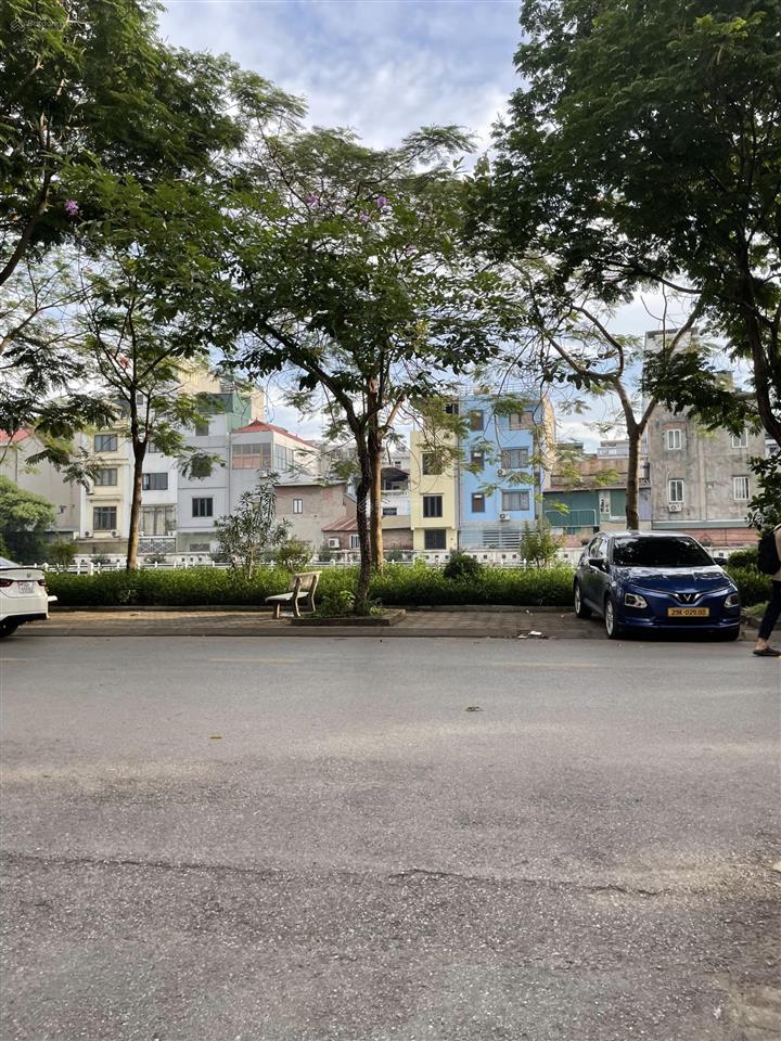 Nhà thượng thanh 33m2 hơn 5,8 tỷ ngõ thông ô tô đỗ công viên.