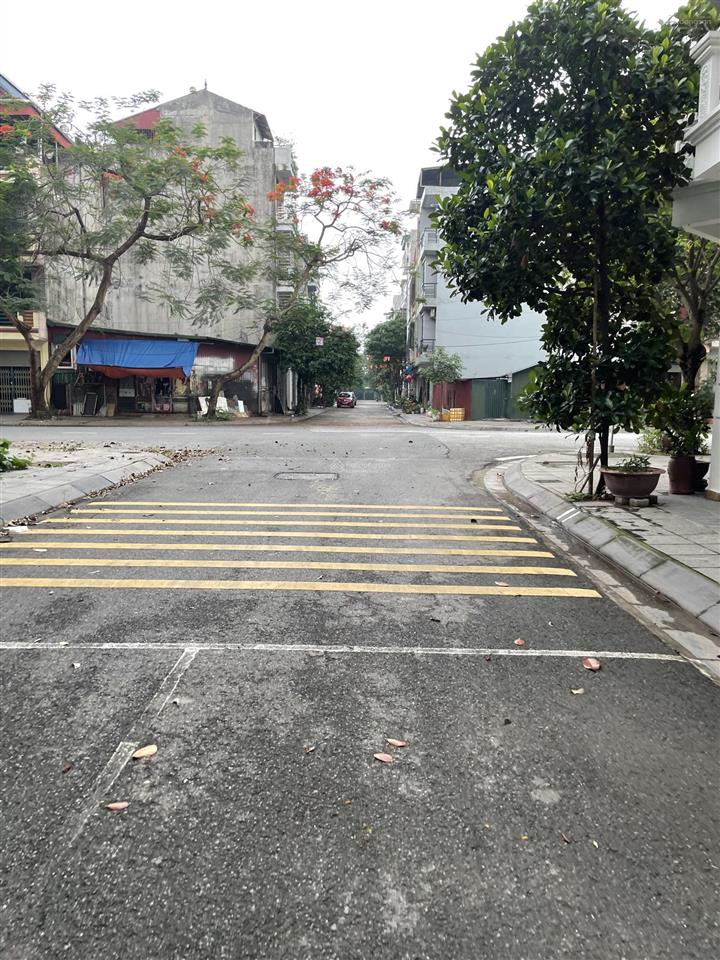 Mảnh đất đẹp thanh am 42m2 6 tỷ ô tô đỗ gần