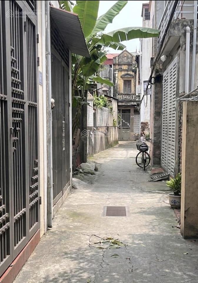 Căn nhà cấp 4 tại phúc lợi 50m2 nội thất cơ bản ngõ 2,5m ô tô cách 10m