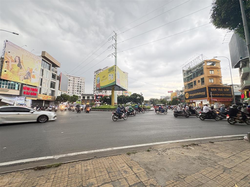 Nhà 5 tầng gần vòng xoay lê đại hành | đáng cân nhắc để ở hoặc đầu tư