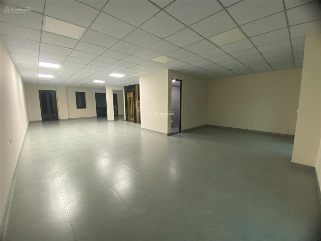 Cho thuê bt/lk geleximco nhà đẹp, rộng rãi,vào ở ngay làm vp,kd, ở,đều hợp giá tốt 2540tr/tháng