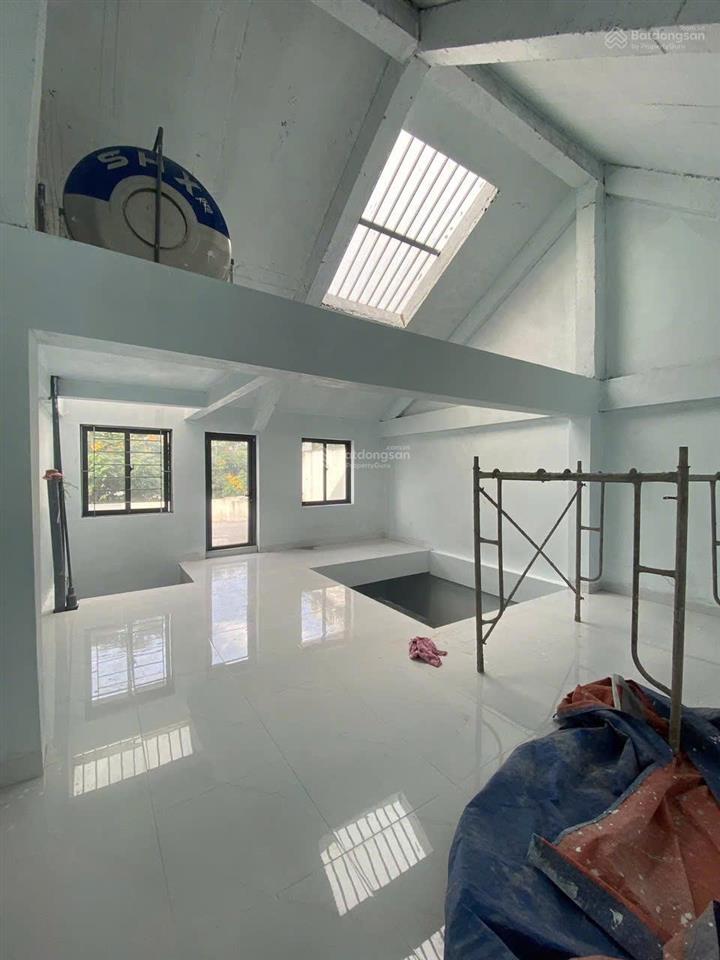 Cho thuê bt/lk geleximco nhà đẹp, rộng rãi,vào ở ngay làm vp,kd, ở,đều hợp giá tốt 2540tr/tháng