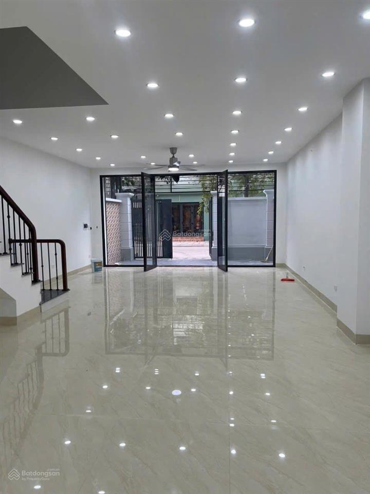 Cho thuê bt/lk geleximco nhà đẹp, rộng rãi,vào ở ngay làm vp,kd, ở,đều hợp giá tốt 2540tr/tháng