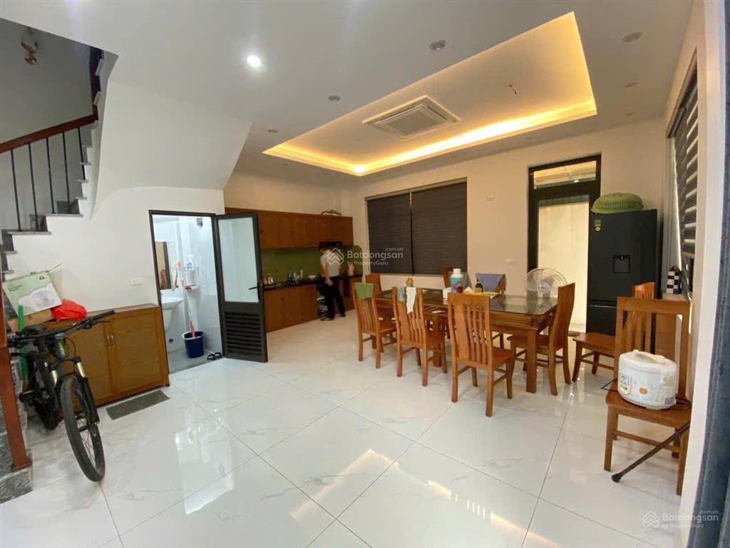 Cho thuê bt/lk geleximco nhà đẹp, rộng rãi,vào ở ngay làm vp,kd, ở,đều hợp giá tốt 2540tr/tháng