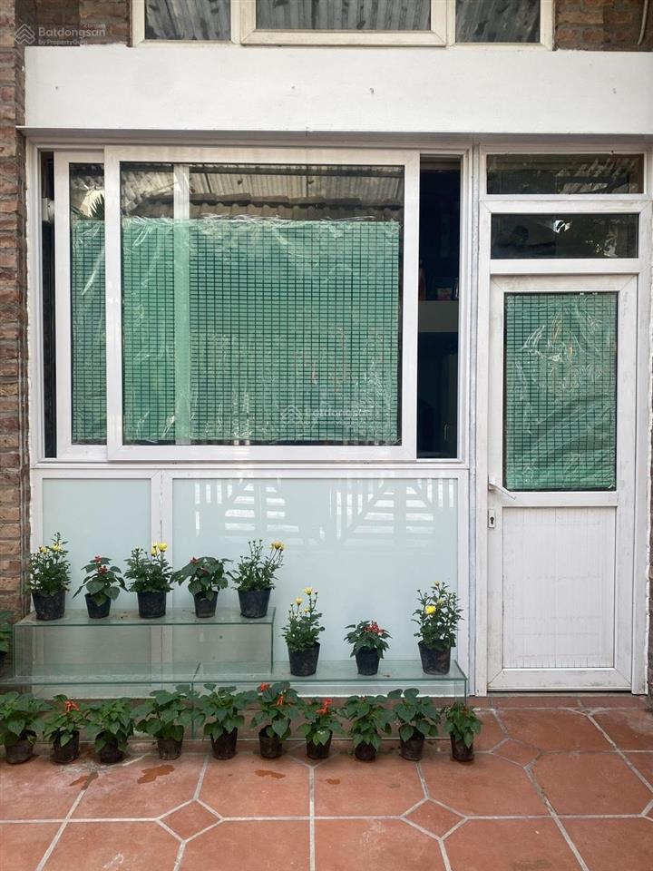Cần cho thuê nhà biệt thự 4 tầng, có sân vườn, ở khu đô thị định công gần bệnh viện bưu điện