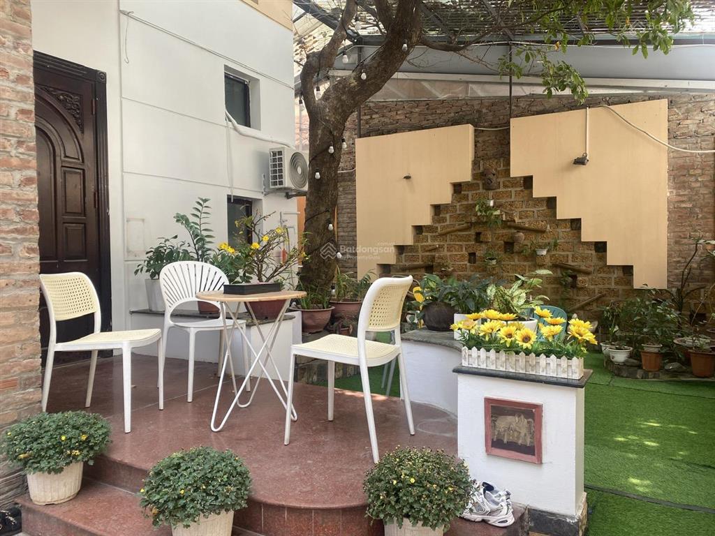 Cần cho thuê nhà biệt thự 4 tầng, có sân vườn, ở khu đô thị định công gần bệnh viện bưu điện