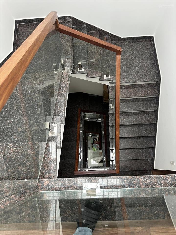 Bán nhà phố văn phú, giáp tt16, khu phân lô, vỉa hè, diện tích 56m 4 tầng dân xây, ô tô, giá 9,6 tỷ