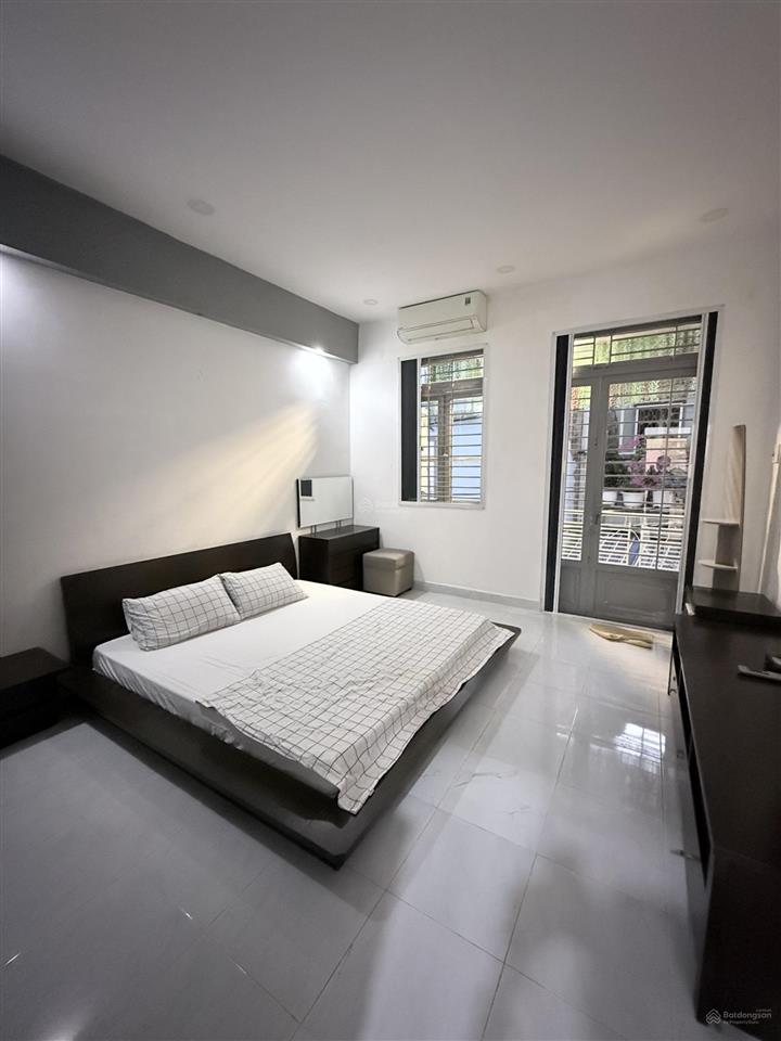 Hẻm xe hơi nhà đẹp ở ngay ngang 4m tặng nội thất cao cấp