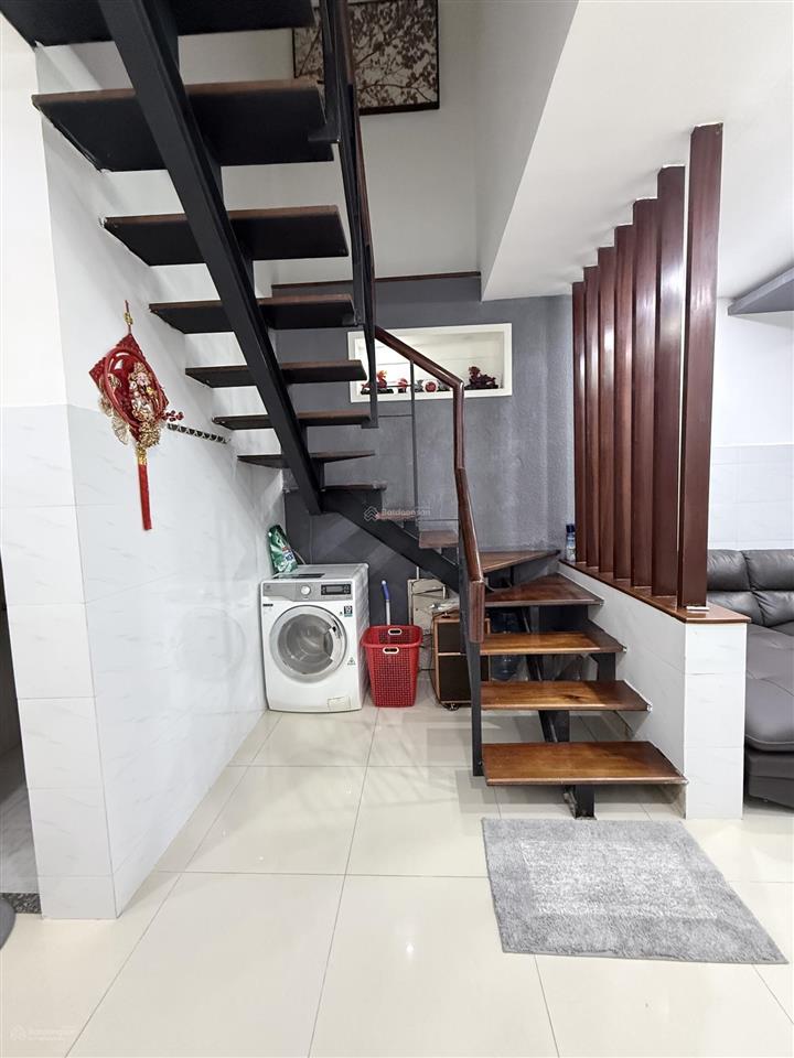 Hẻm xe hơi nhà đẹp ở ngay ngang 4m tặng nội thất cao cấp