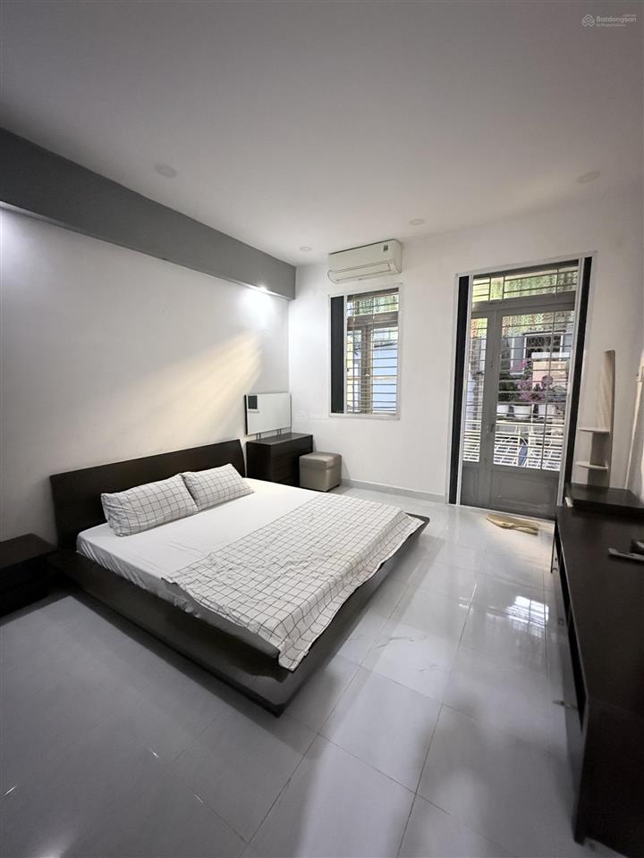 Hẻm xe hơi nhà đẹp ở ngay ngang 4m tặng nội thất cao cấp