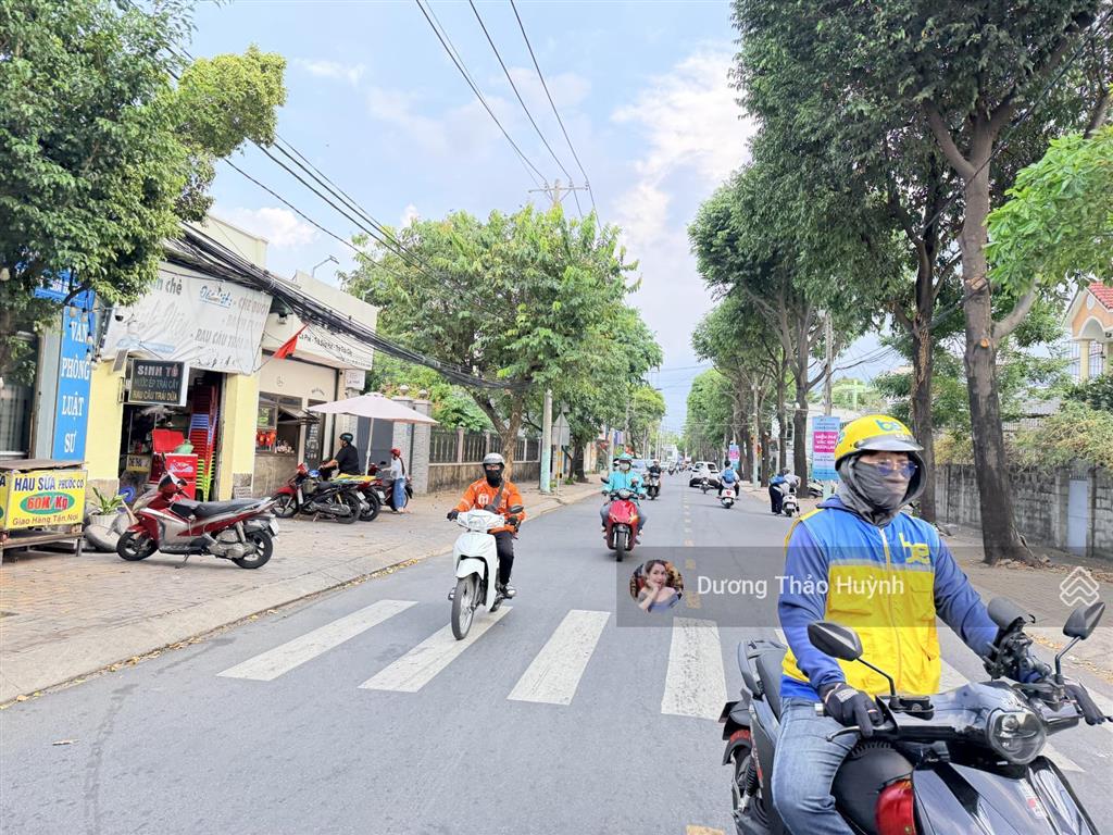 Mặt tiền ngay chi cục thuế p. linh chiểu 645m2(16x42) 100% thổ cư chỉ hơn 70tr/m2  biệt thự đẹp