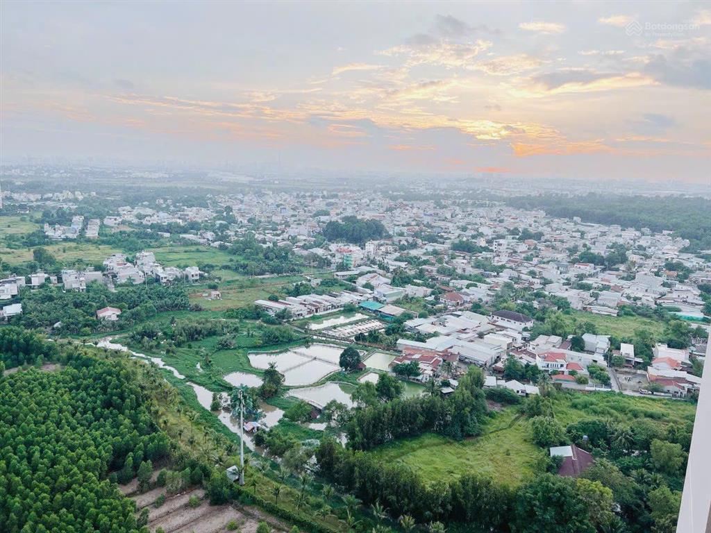 Cắt lỗ 300tr, bán căn hộ 1pn + 47m2, origami vinhomes grand park, có sổ, nội thất, giá 2,390 tỷ