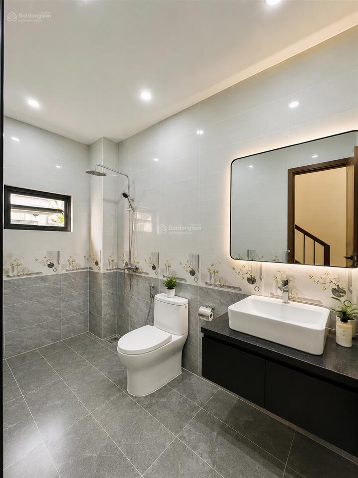 Siêu phẩm nhà mới, dtsd 100m2, full nội thất xịn, ngay công viên tầm vu xanh mát, sát mặt tiền