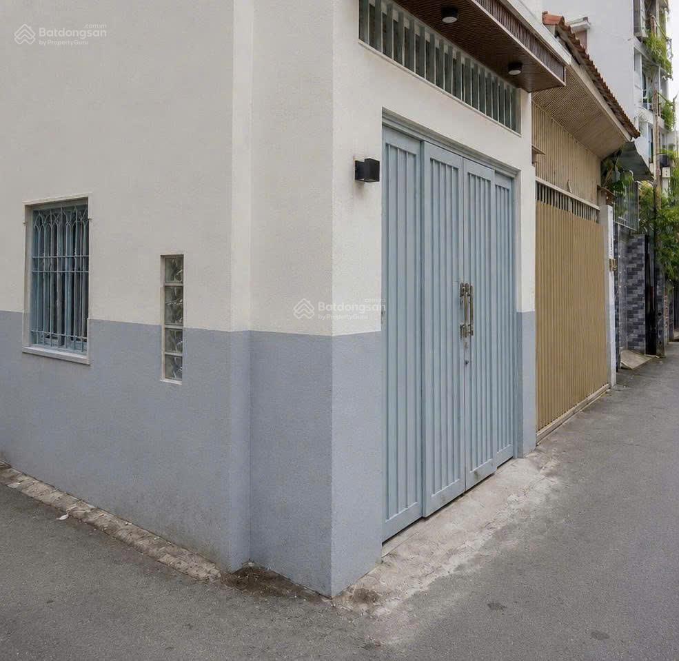 Gấp 3.5tỷ! lô góc 3 mặt thoáng, 32m2, 2 tầng ở ngay, cách mặt tiền 10m, vạn kiếp bt
