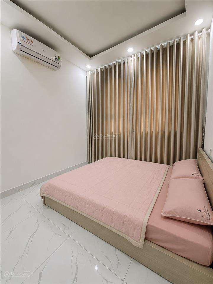 Chỉ 4.3 tỷ, dt 30m², 3 tầng  3pn ở ngay, gần mt đinh bộ lĩnh ngay hàng xanh  hẻm an ninh