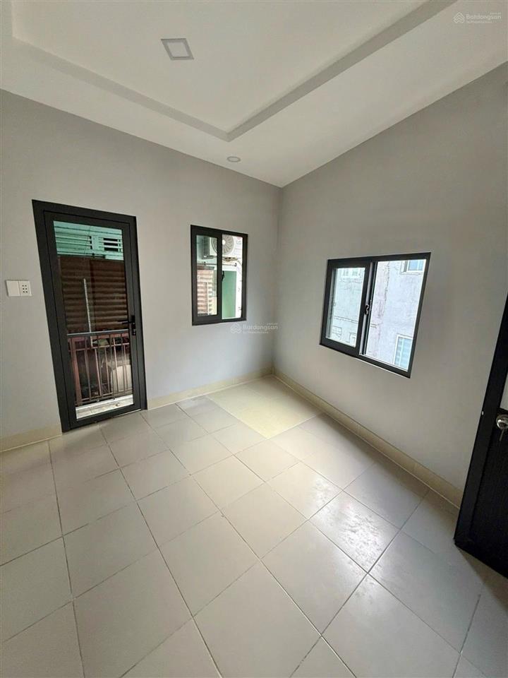 Hiếm! chỉ 2,3 tỷ, nhà 3 tầng, dt20m2, 2 mặt thoáng, quang trung, gò vấp