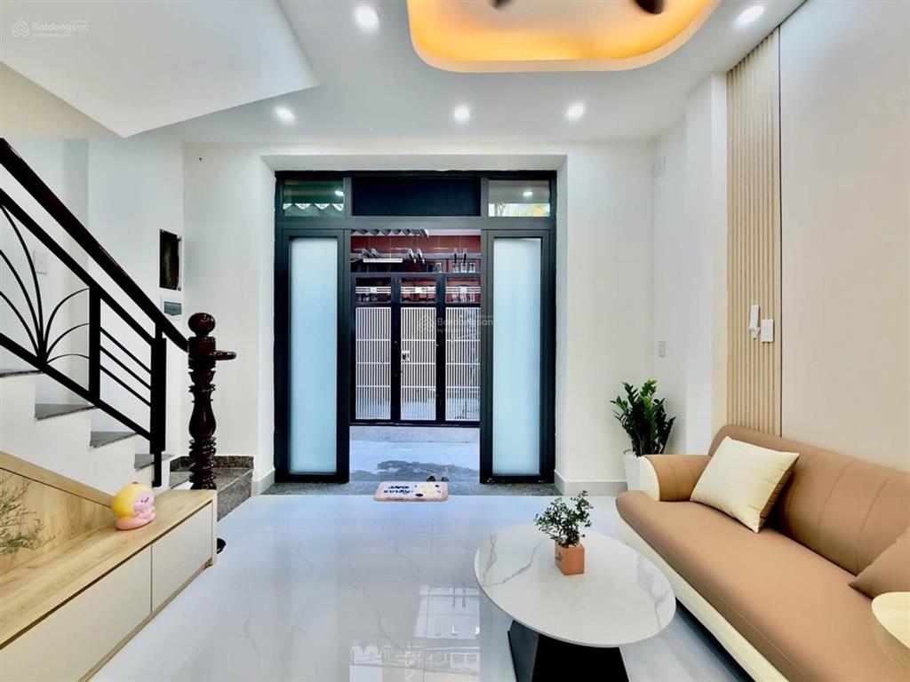 Siêu phẩm! 5 tầng btct ngang 4.6m, full nội thất  sát mặt tiền trần bình trọng bt, chỉ 5.x tỷ