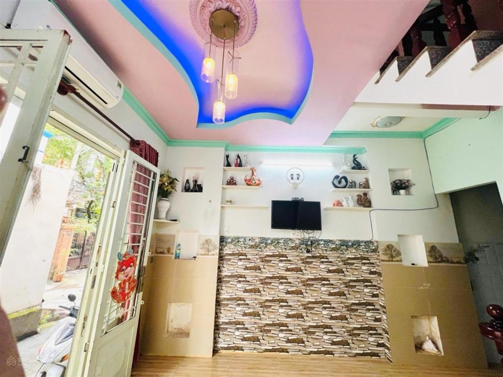 Bán nhà 2 tầng hẻm xô viết nghệ tĩnh quận bình thạnh giá 5,x tỷ.