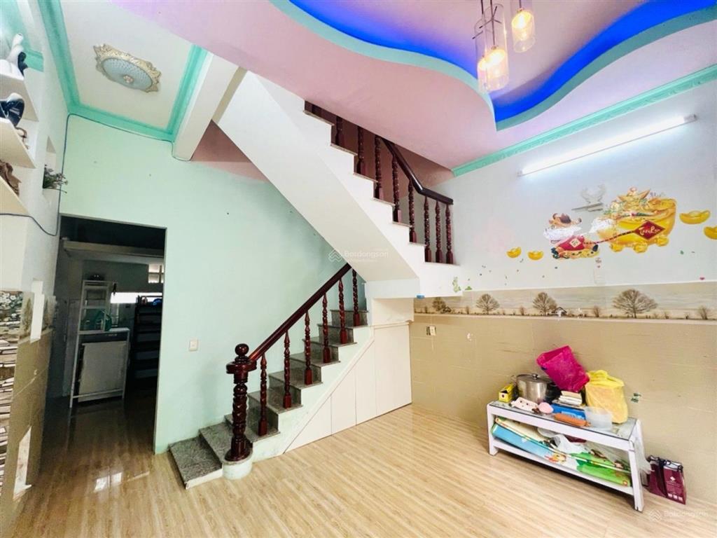 Bán nhà 2 tầng hẻm xô viết nghệ tĩnh quận bình thạnh giá 5,x tỷ.