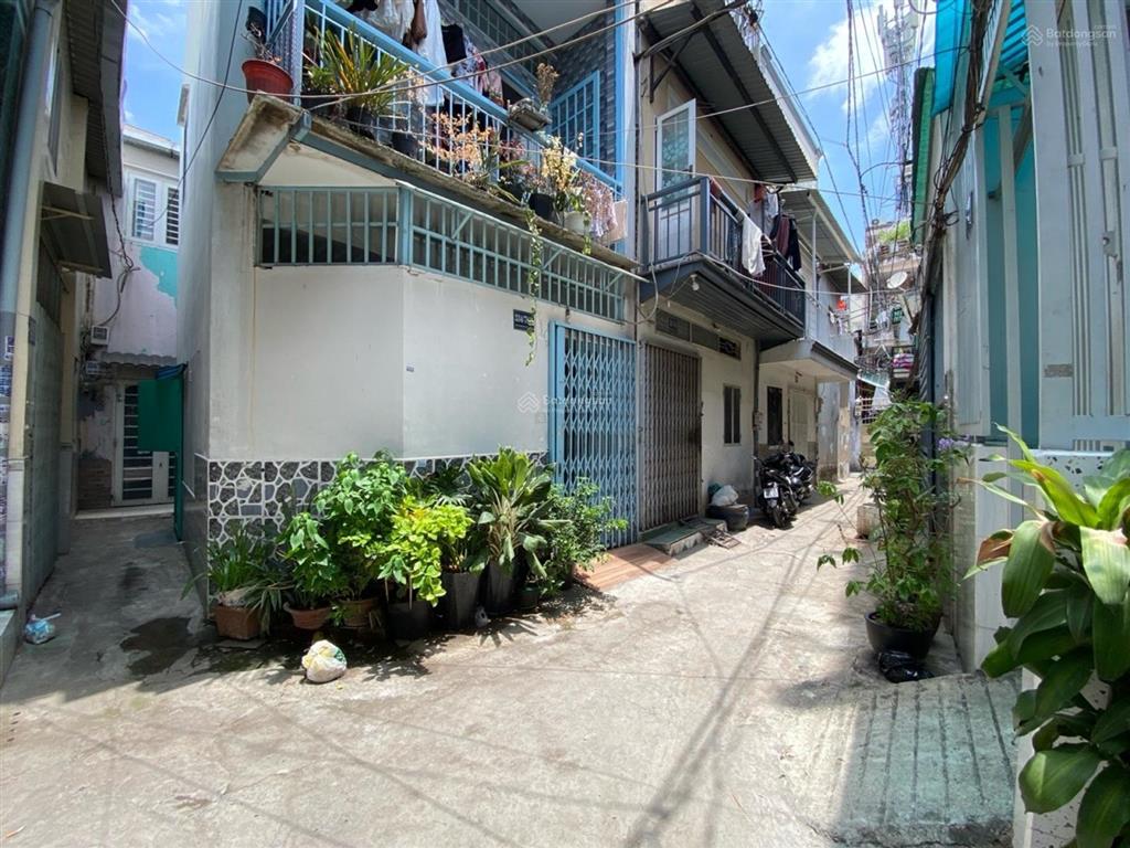 Nhà bình thạnh 2 tầng, mới xây kiên cố nội thất đẹp giá 6,2 tỷ.