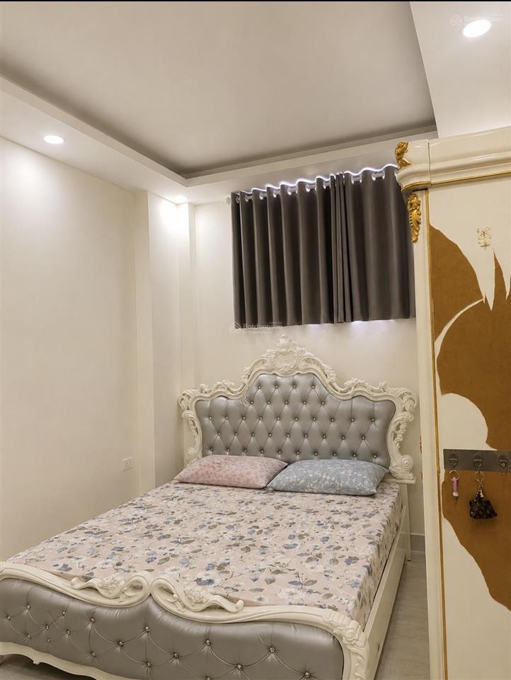 Quận 3, 53m2, 4 tầng, 5pn, đường lê văn sỹ, giá 6.9 tỷ