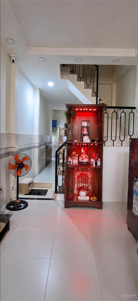 Q.10, đ. vĩnh viễn, 40m2, 4 tầng, 4pn, 7,38 tỷ. cách 1 căn ra mặt đường.