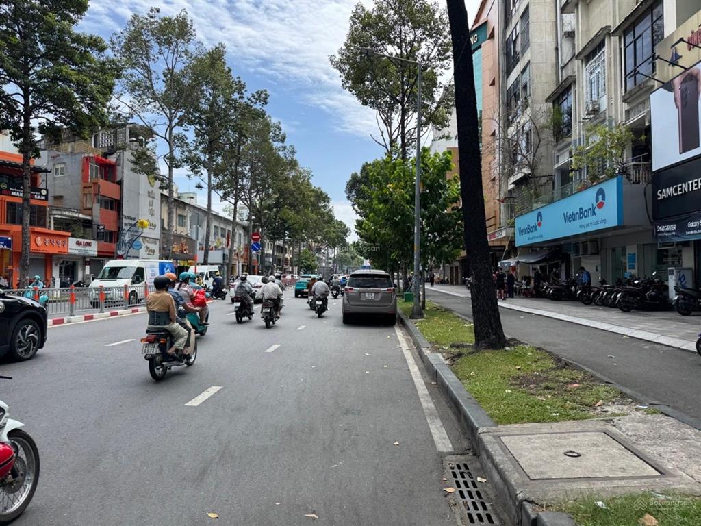 Quận 1, trần hưng đạo bán nhà 26m2, 3 tầng, 2pn, giá 5.14 tỷ