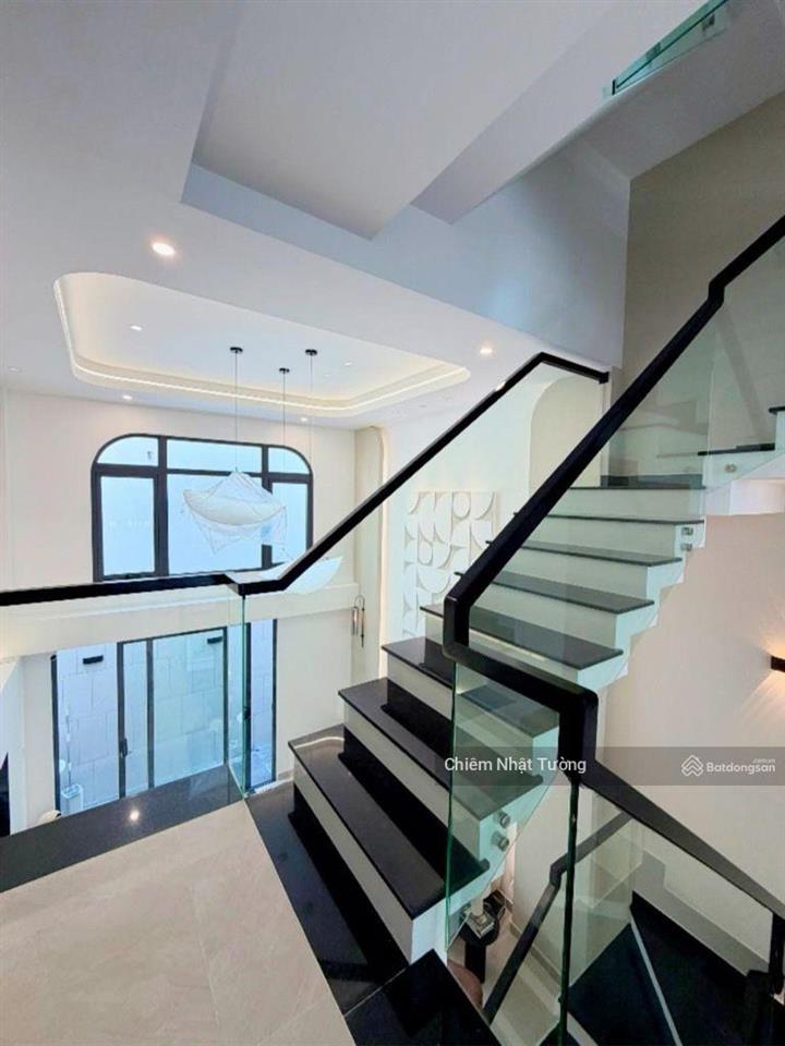 Nhà đẹp lung linh, hẻm xe hơi đổ cửa, 5 tầng , 4,4m x 14m, nở hậu tài lộc, tặng full nội thất,