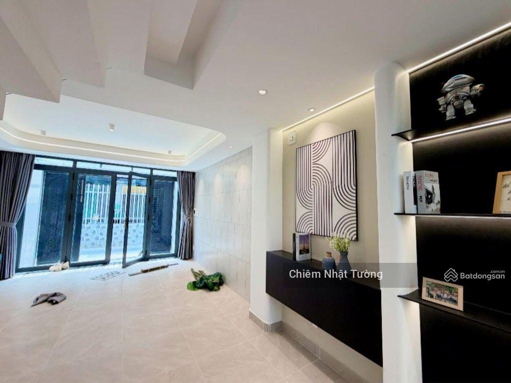 Nhà đẹp lung linh, hẻm xe hơi đổ cửa, 5 tầng , 4,4m x 14m, nở hậu tài lộc, tặng full nội thất,