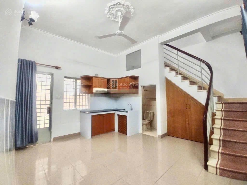 Cho thuê nhà nguyên căn hẻm hoàng văn thụ, p.15, q.phú nhuận  5.5x5.5m