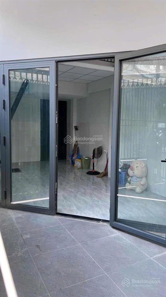 Cho thuê mặt bằng hxt cách mạng tháng 8, p.5, tân bình  4x9m