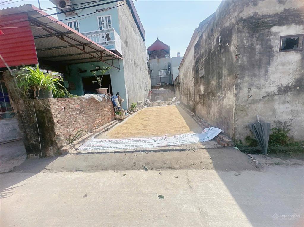 Diện tích 76m2. xuân bách. xã nội bài. hà nội. giáp kcn nội bài. buôn bán sầm uất