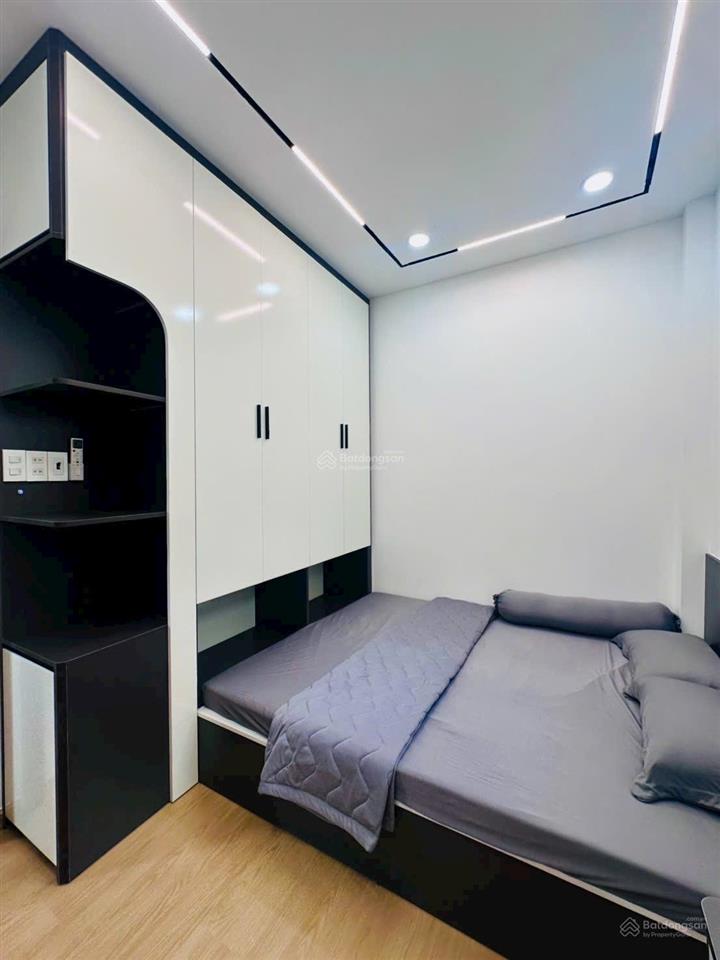 Chính chủ bán nhà đường hồng lạc