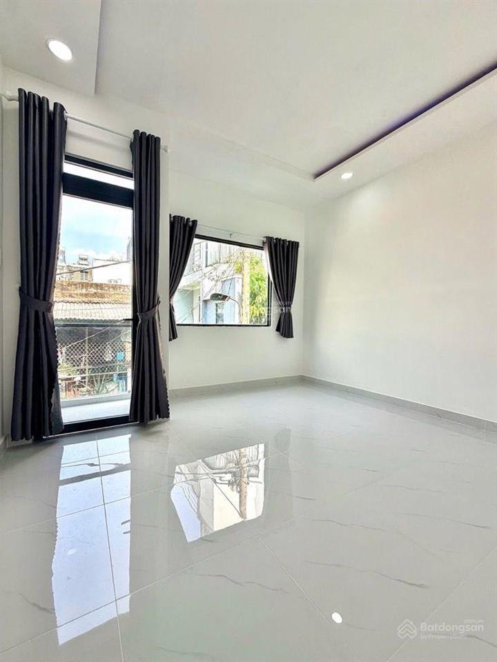 Nhà mới đẹp kế bên lê văn quới, gần ngay 4 xã giáp hòa bình