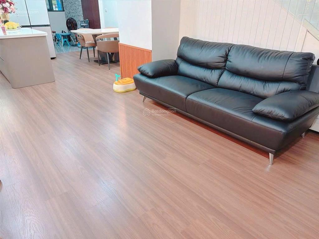 Mình chính chủ cần bán nhà 3 tầng 3 mê có garage oto. mặt tiền quy hoạch đường thi sách