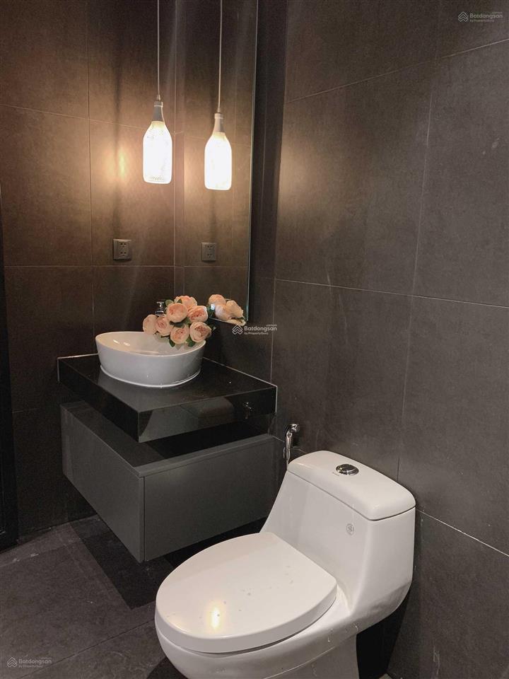 Bán nhanh căn 3 phòng ngủ 105m2 giá tốt em hỗ trợ làm việc chính chủ