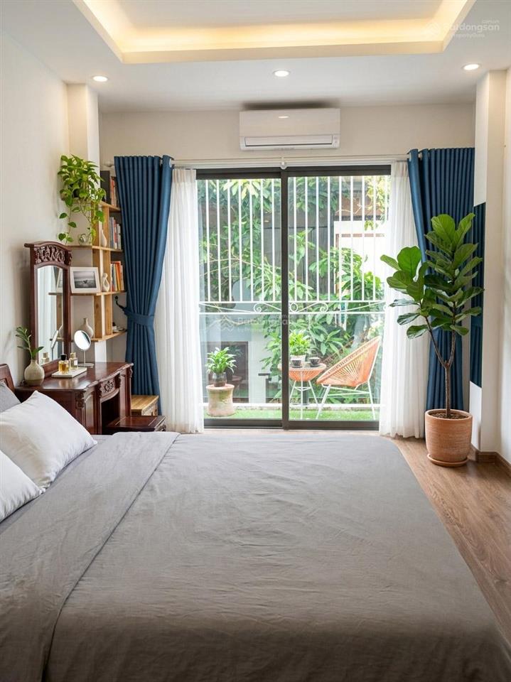 Bán nhà phố kim ngưuthanh nhàn, 50m2 x 4t, kd tốt, đẹp mới full nội thất. giá 13,5 tỷ
