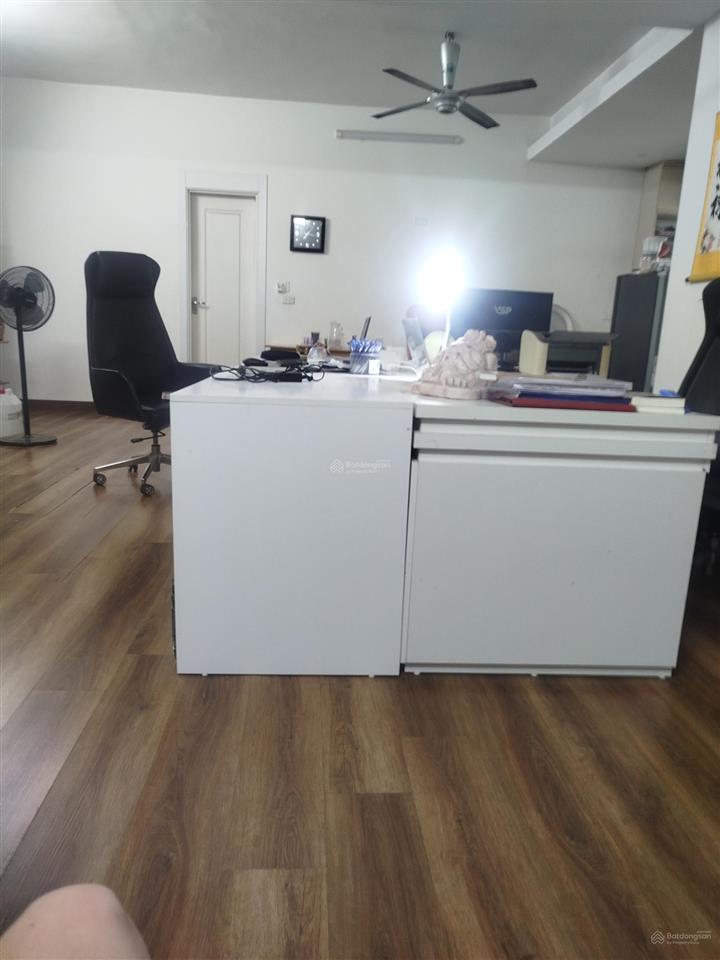 Bán chung cư ct5a tầng 19. 150m2